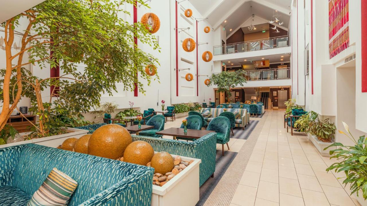 Cavan Crystal Hotel Exterior foto