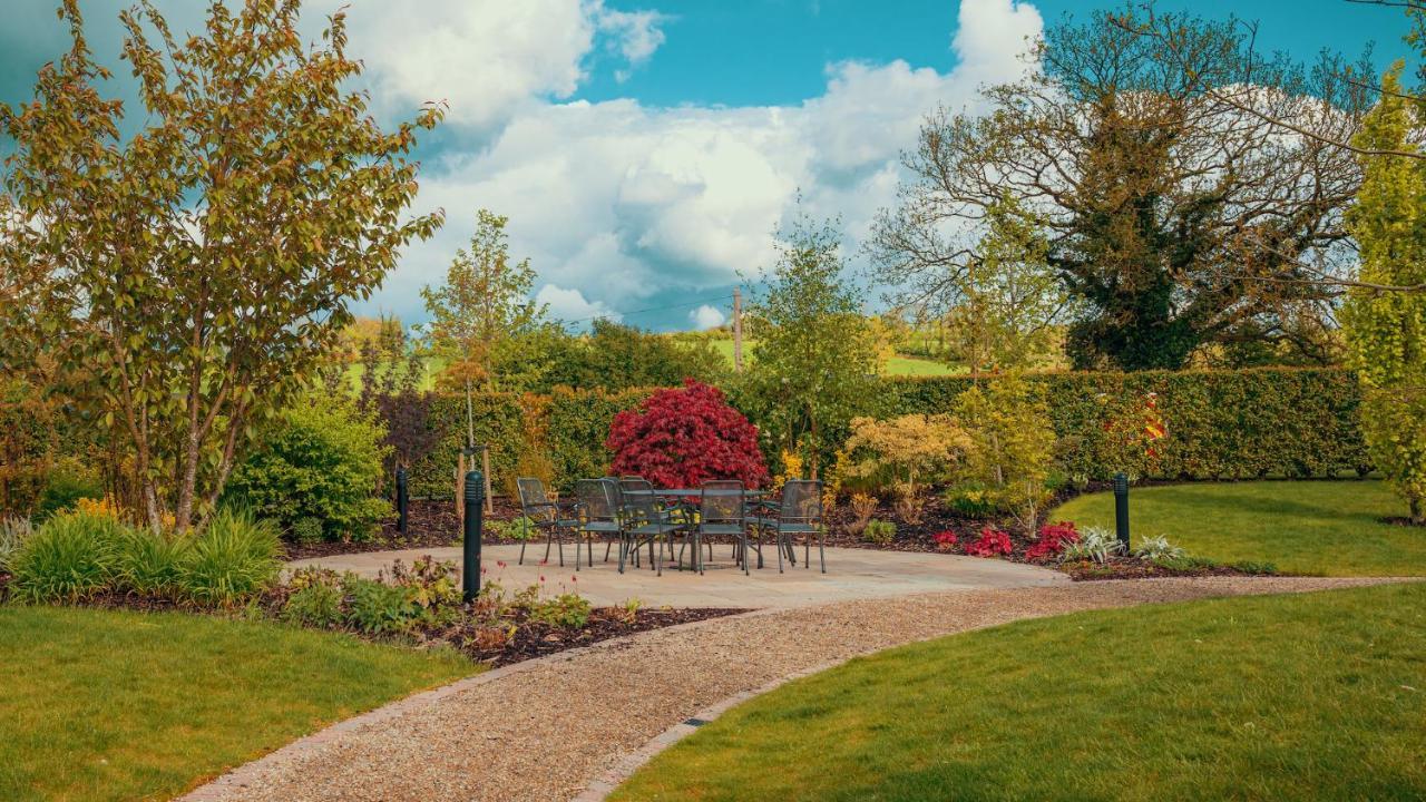 Cavan Crystal Hotel Exterior foto