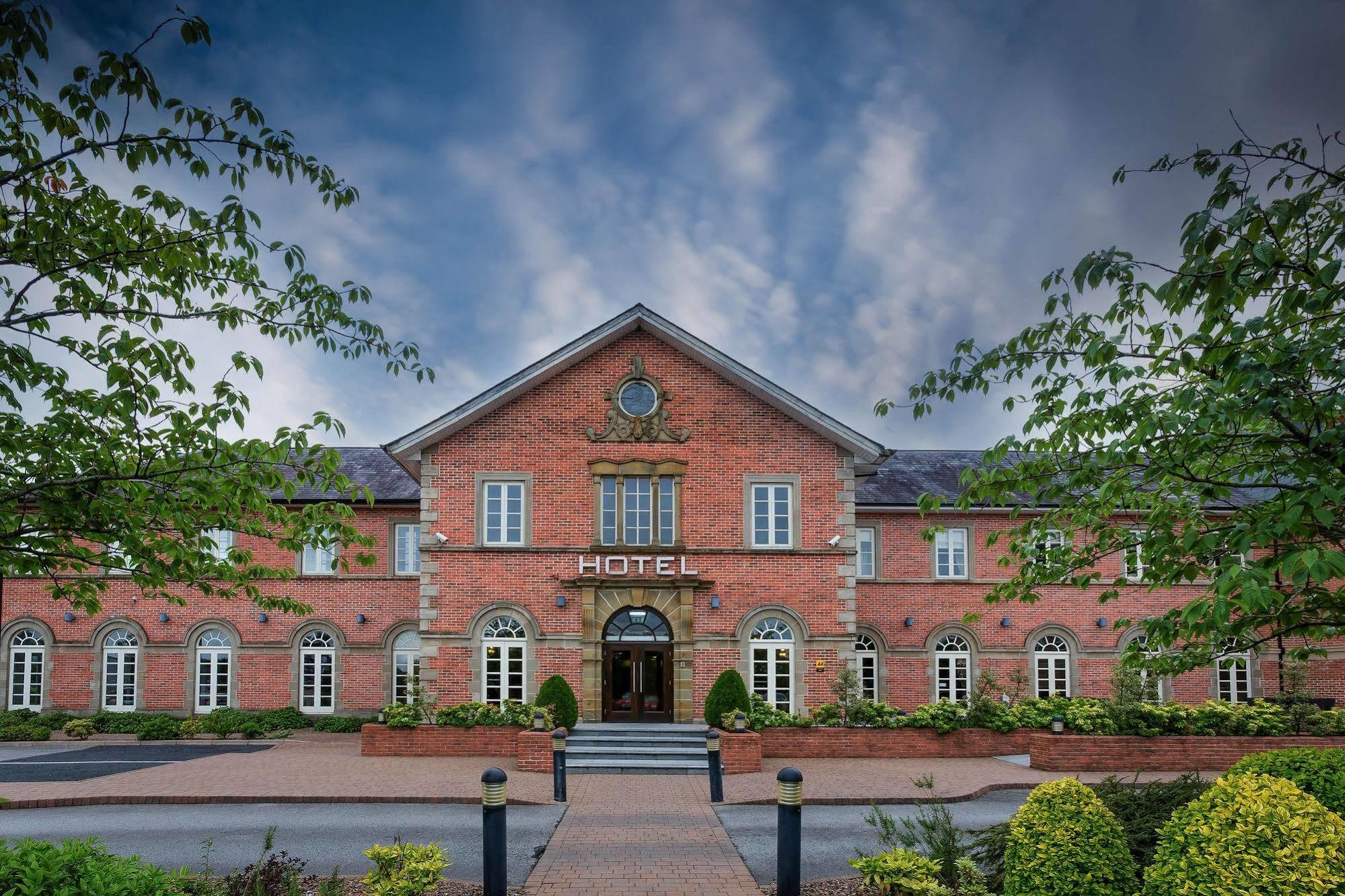 Cavan Crystal Hotel Exterior foto